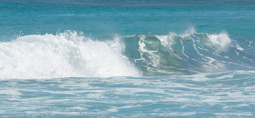 Waves in the indian ocean, seen from the Hellfire Bay in the Cape Le Grand National Park in Western Australia
