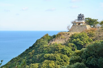 洲本城跡 天守閣と紀淡海峡