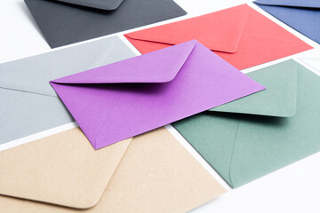 Papierumschlag farbig mix, Briefumschlag, Farbe lila, violett