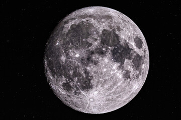 Vollmond mit schwarzem Hintergrund und Sternen