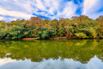 Fototapeta na wymiar Autumn landscape with river