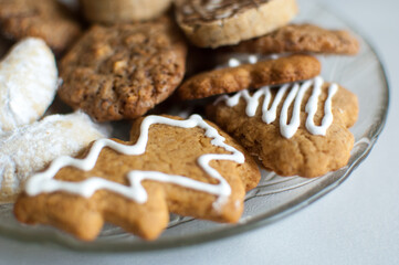 Obraz na płótnie Canvas Plate of christmas cookies.