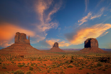 Fototapeta na wymiar famous landscape of Monument Valley