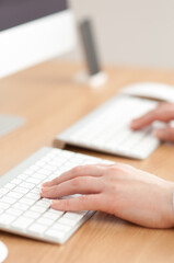 Using two wireless keyboards at once