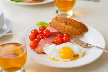 breakfast with eggs and bacon