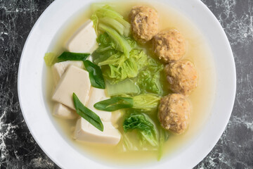 白菜と鶏団子のスープ
