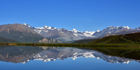 Fototapeta na wymiar Summit Lake, Alaska, with the Gulkana Glacier in the background