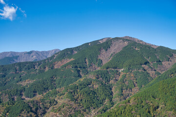 Fototapeta premium 山, 風景, 空, 自然, 山, 森, 青, 緑, 雲, 木, 景色
