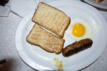 Take out breakfast from a restaurant on a plate  