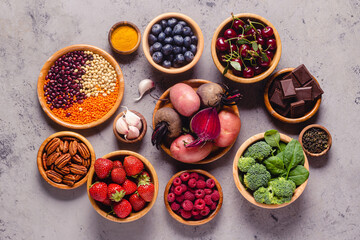 Healthy foods high in antioxidants.