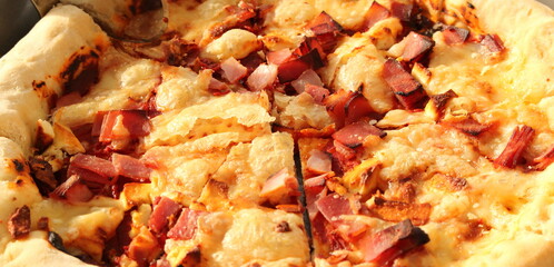 Pizza with Ham and cheese