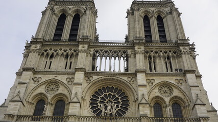 Fototapeta na wymiar Beautiful landmarks and arts of Paris