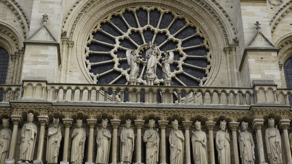 Obraz premium Beautiful landmarks and arts of Paris