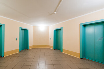Obraz premium Russia, Moscow- April 17, 2020: interior public place, house entrance. doors, walls, staircase corridors