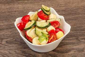 Salad with vegetables and mozzarlla