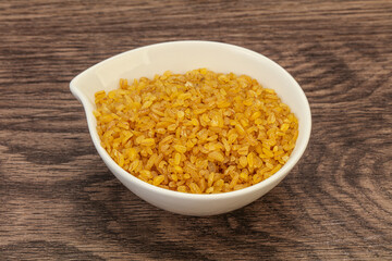 Vegetarian cuisine - dry bulgur for cooking