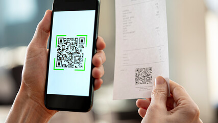 Scanning QR code with mobile phone