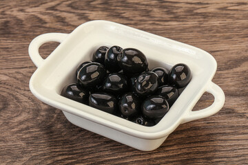 Black olives in the bowl