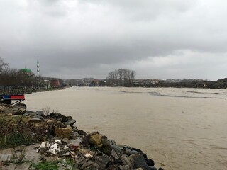 
A river opening to the black sea, the color of water in rainy weather is the color of mud.