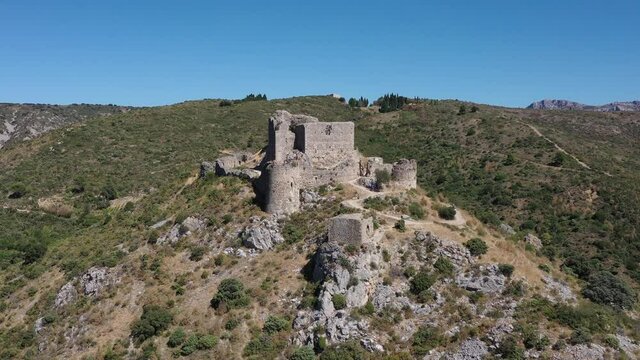 pays cathares dans l'Aude et ch&acirc;teau d'Aguilar