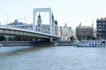 Obraz premium Brücke an der Donau