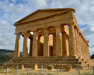 Fototapeta premium Greek Temple of Concorde in Agrigento, Sicily. Italy