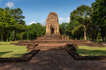 Fototapeta na wymiar The ruin pagoda of Prang Srithep in archaeological site of Srithep ancient town in Petchaboon, Thailand. The influence of ancient Draravati and Khmer culture in 7th-13th century A.D.