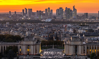 Fototapeta premium Aerial view of La Defense in Paris at sunset