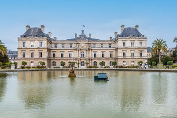 Fototapeta na wymiar The Luxembourg Palace in Paris