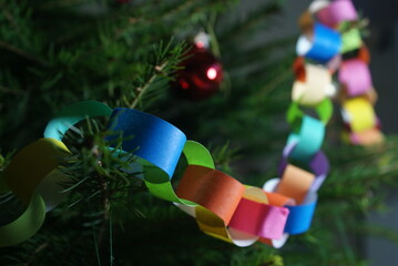 Christmas - Festive Christmas tree chain.