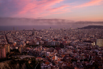 Barcelona Katalonien Spanien Europa Großstadt von oben mit schönem Sonnenuntergang am Meer Bunkers del Carmel