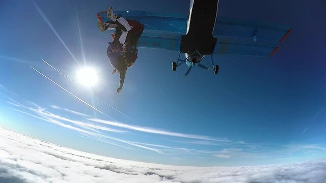 Parachutist Tandem Jumping
