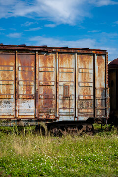 Image of rusted olf cargo train