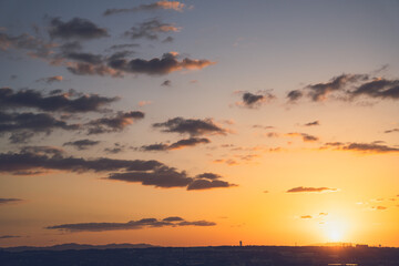 淡路島に沈む太陽が作り出す夕景