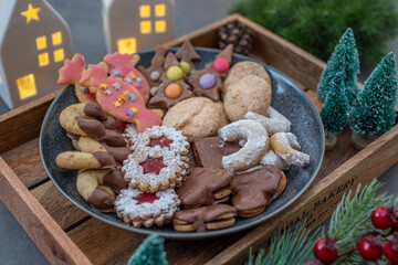 Obraz na płótnie Canvas Traditional home made German Christmas Cookies on a festive table