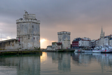 Tours de La Rochelle au coucher du soleil