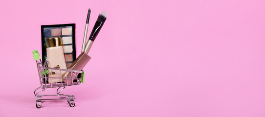 Shopping trolley with shopping