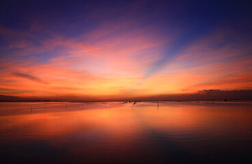 Fototapeta na wymiar Natural Magical sunset reflec on sea at Chonburi, Thailand