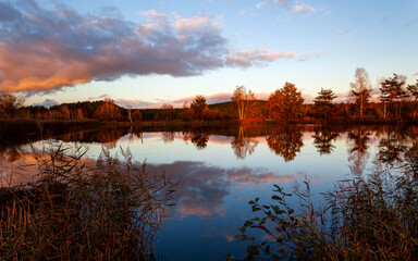 Ruhiger Herbstabend am See