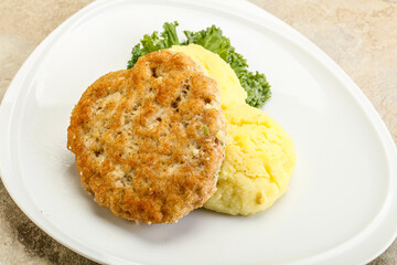 Chicken cutlet with mashed potato