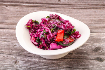 Pickled red cabbage with herbs