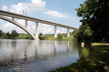 ICE-Eisenbahnbr&uuml;cke Ebensfeld-Erfurt bei Ilmenau. Ilmenau, Th&uuml;ringen, Deutschland, Europa
ICE railway bridge Ebensfeld-Erfurt near Ilmenau. Ilmenau, Thuringia, Germany, Europe