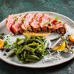 tuna steak with green beans