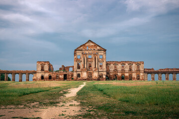 Fototapeta na wymiar Ruins of Ruzhany Palace in Belarus on a cloudy day