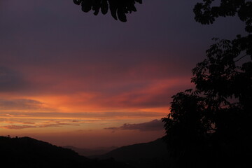 Vista del atardecer desde las montañas de Minca Colombia