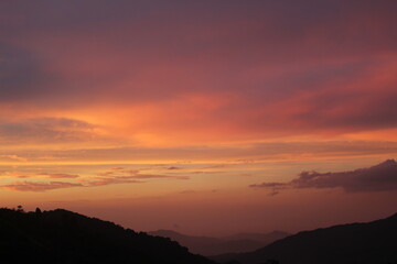 Vista del atardecer desde las montañas de Minca Colombia