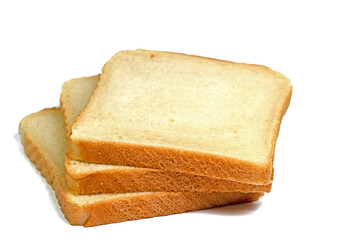 Toastbrot in Scheiben vor weißem Hintergrund