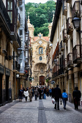 Calle Mayor (Main Street) and Baíslica Santa María del Coro in