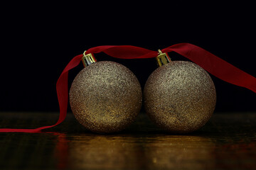 two Chrismas balls