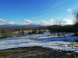 Paysage hivernal et montagnes